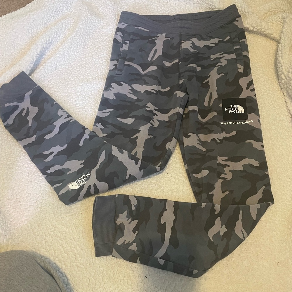 North Face YOUTH Camo Jogger/Sweatpants